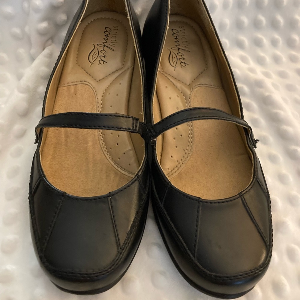 Strictly Comfort Black leather heels 6 Ladies Girls